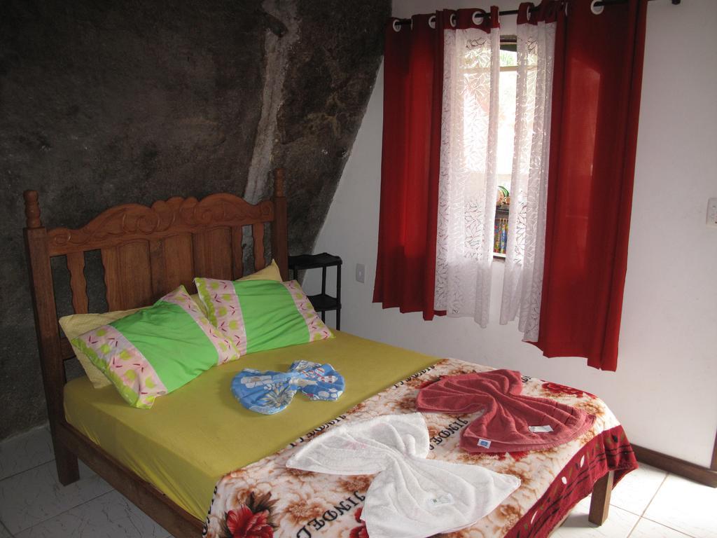 Suites Cantinho Da Pedra Abraão Zimmer foto